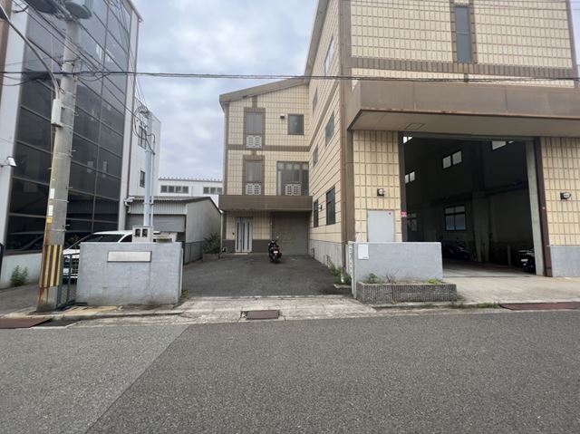 敷地内に駐車スペースあります。