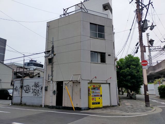 角地の物件です。
