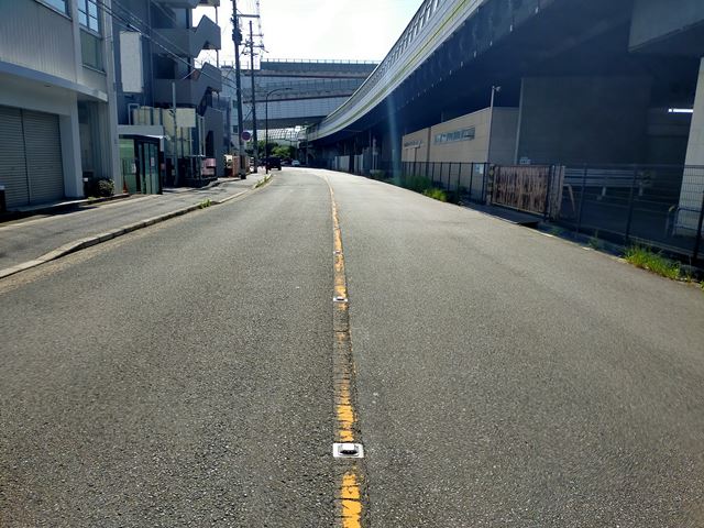 幅は広いので大型車使用可能です。