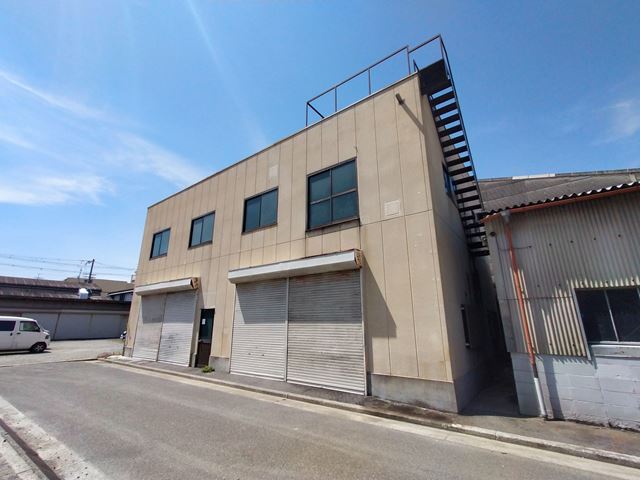間口が２ヵ所ございます。