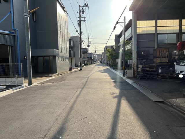 奥は一方通行に変わります。