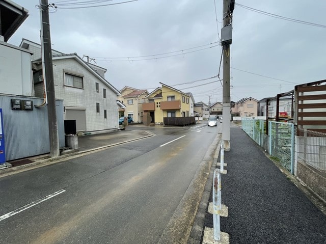 近隣に民家があります。