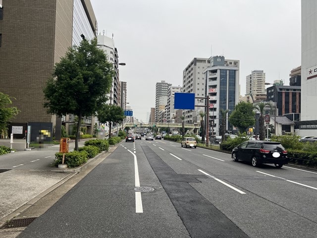 谷町四丁目駅から徒歩2分駅チカです。