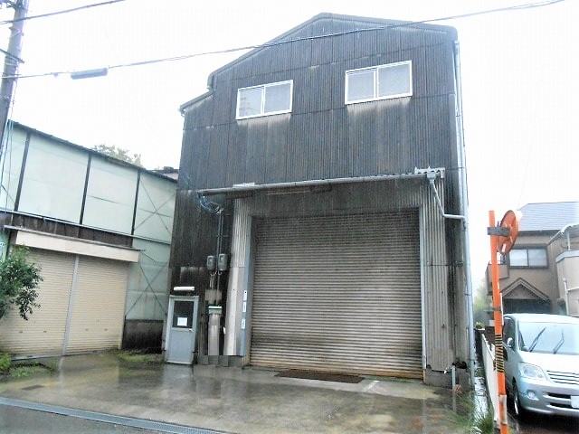 クレーン付倉庫です。