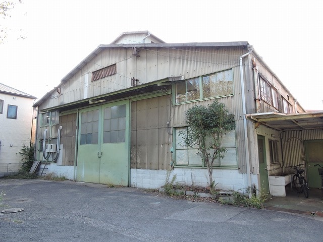 建物内に一部中二階有ります。