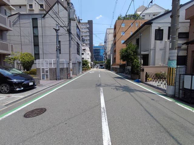 前面道路　東向き