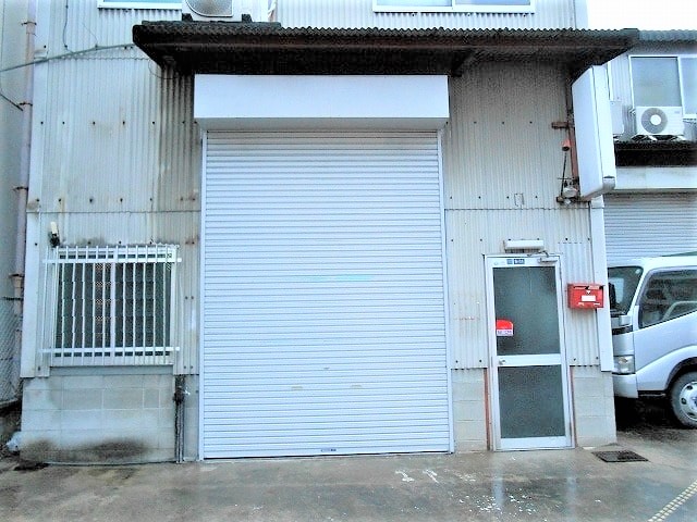 シャッター幅：2.5m、高さ：3.5m