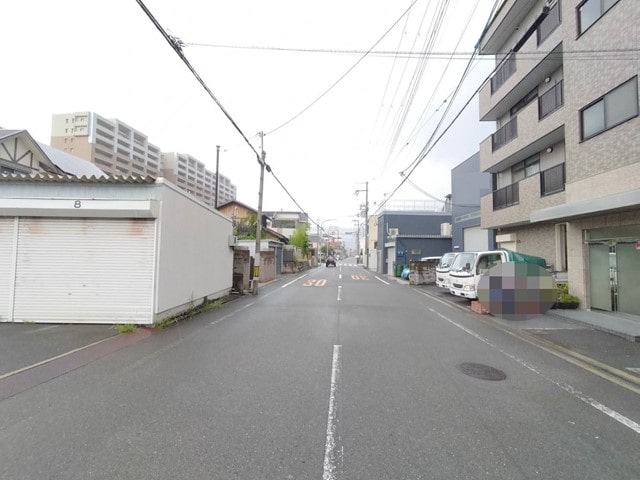 前面道路は大型車規制はありません。
