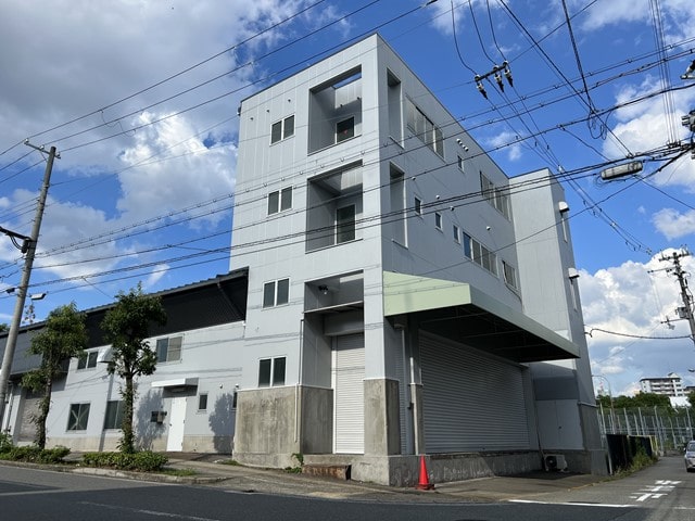 角地の工場になります。