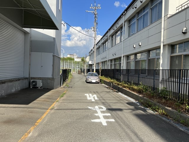 一方通行道路になります。
