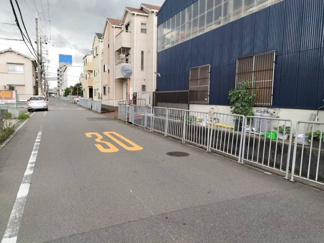 正面道路南向き