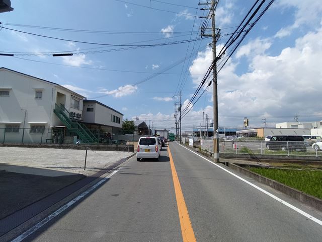 正面道路　北向き
