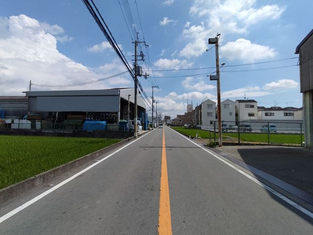 正面道路　南向き