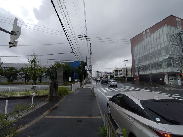 前面道路南向き