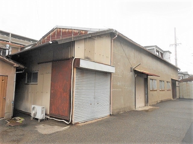 平家建倉庫です。