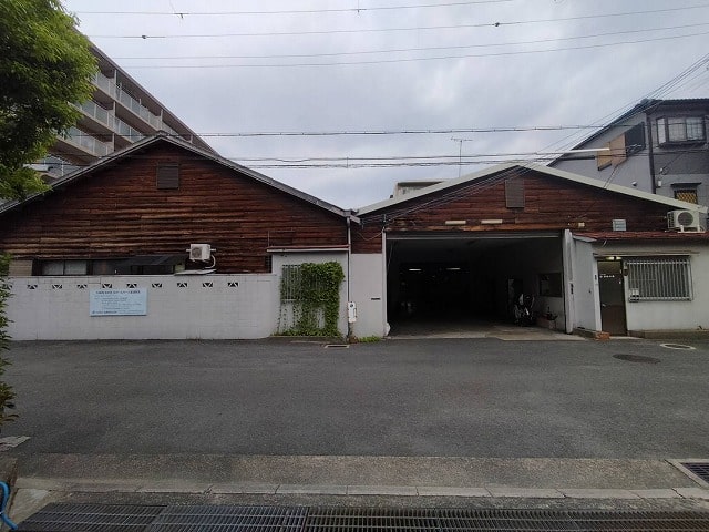 工場が2棟ついております