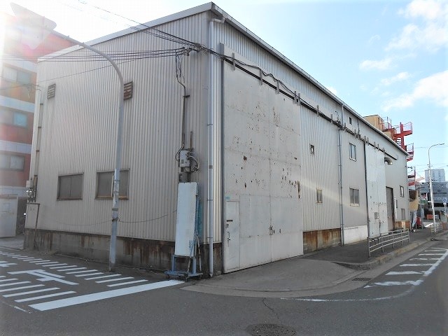 2階建の工場です。
