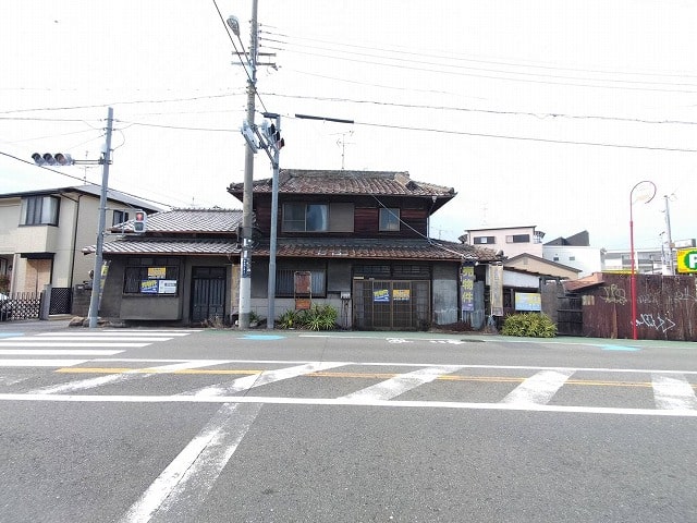 現況木造の上物があります