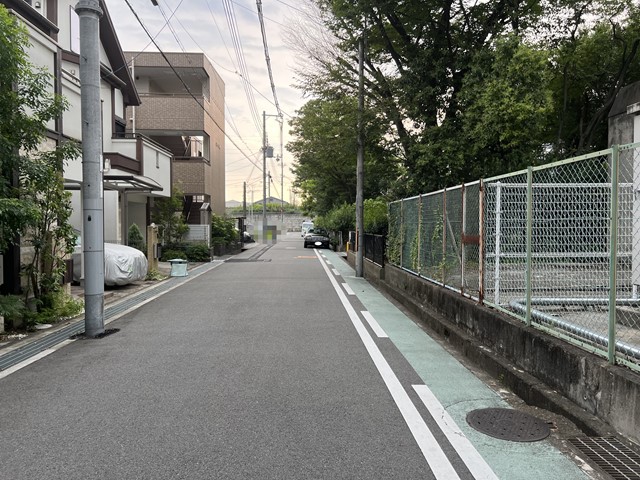 2ｔ車の通行がギリギリです。