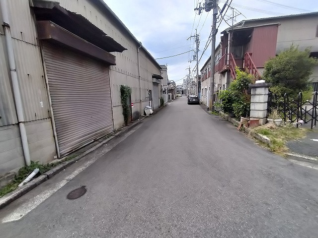 建物前道
