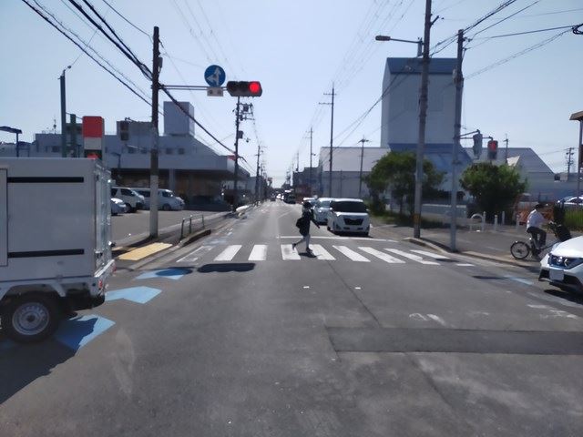 前面道路になります。