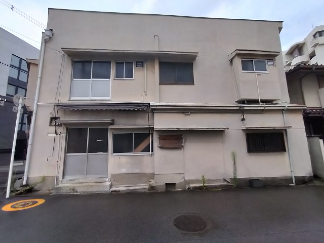 建物側面