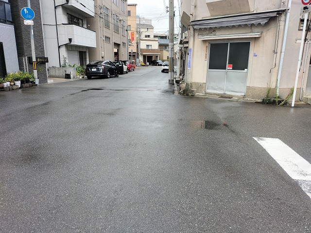 前面道路6mあります