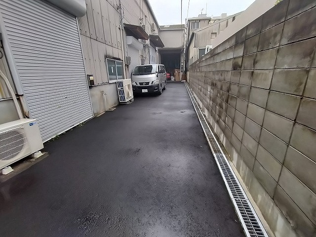 前面通路　共用部分の為車の常駐禁止