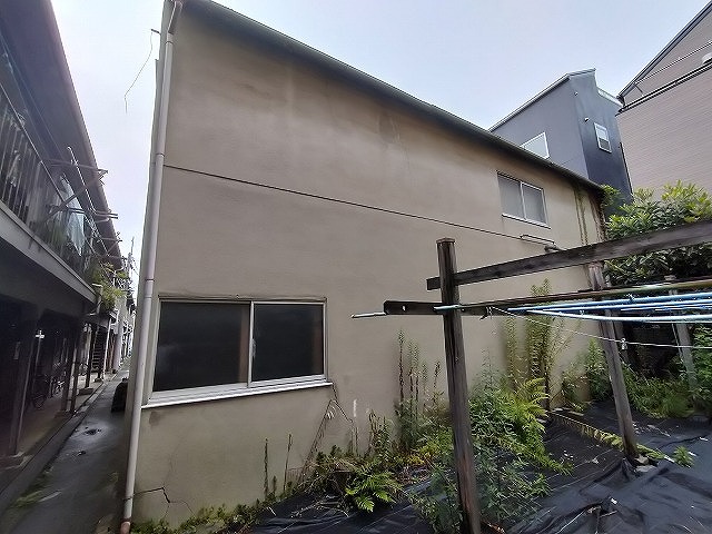 建物裏面
