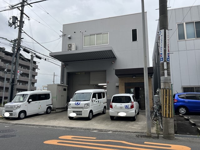 乗用車約4台駐車可能です。