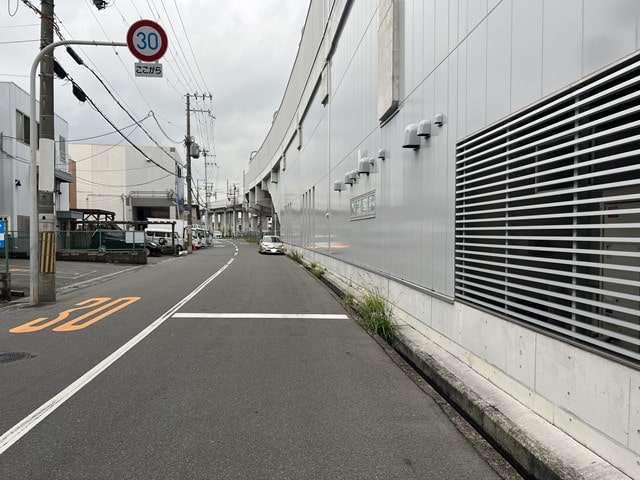 前面道路に大型車両規制なし