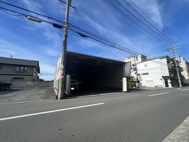 資材置き場や駐車場に最適です。