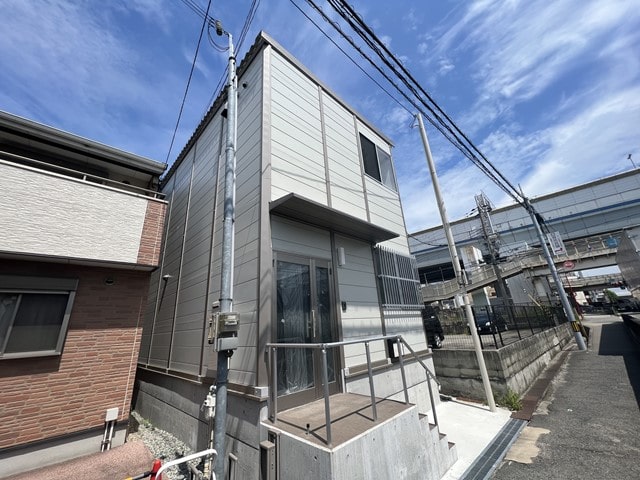 新築倉庫です