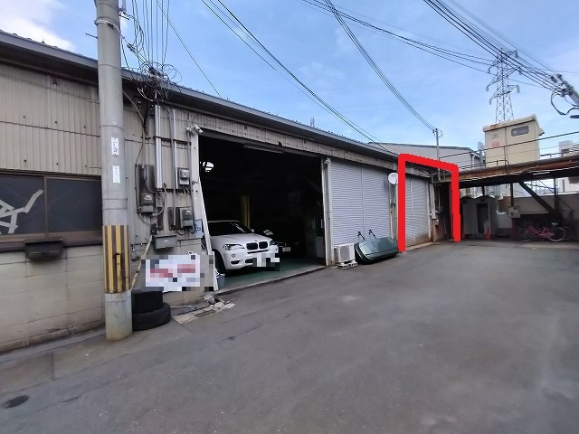 お隣は現在使用されております