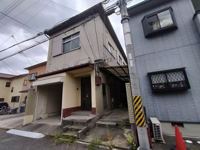 近隣に民家有り