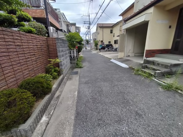 建物前道