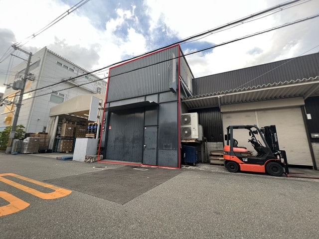 近隣に民家はありません。