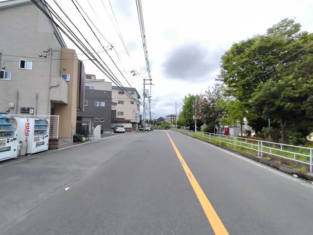 近隣にコンビニ、ホームセンターあり