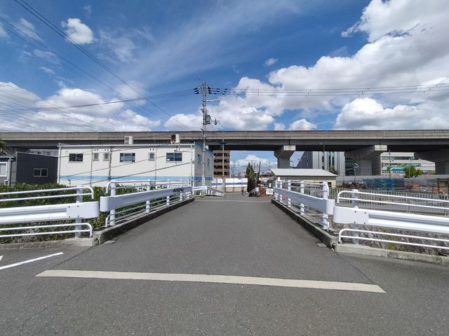 中央大通り、外環状線すぐ