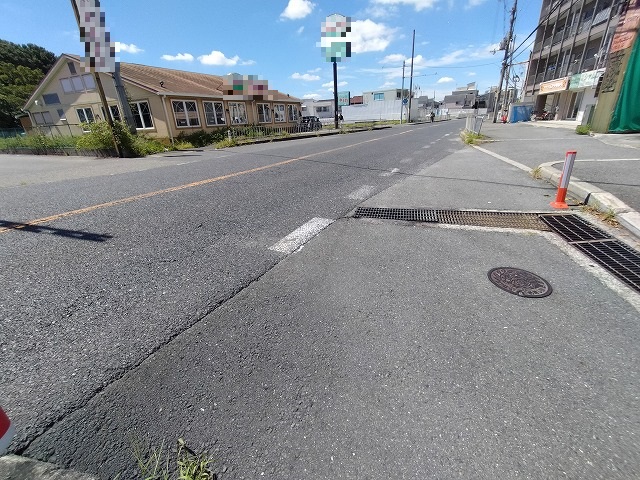幹線道路沿いになります。