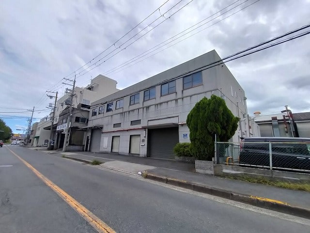 スーパー、コンビニが近くにあるので便利ですね！