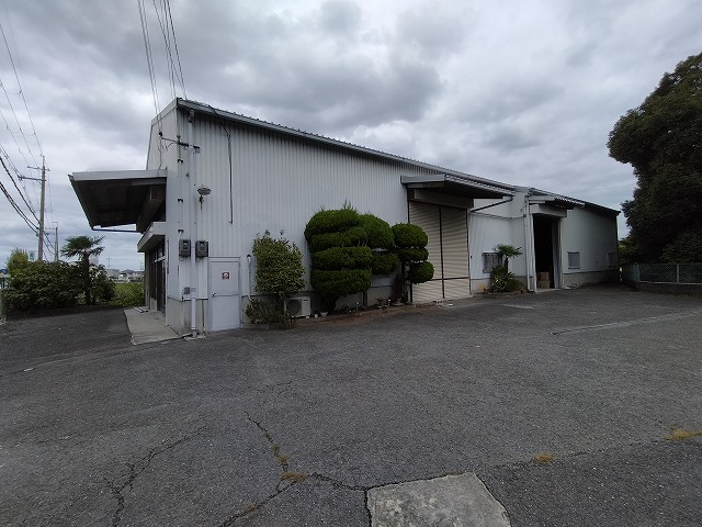 こちらのシャッターから荷物の搬出