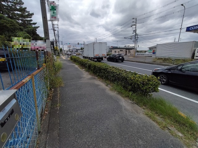幹線道路沿い