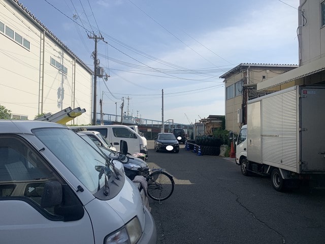 奥は行き止まりになります。