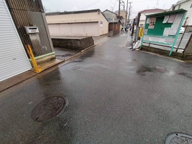 付近月極駐車場あります。