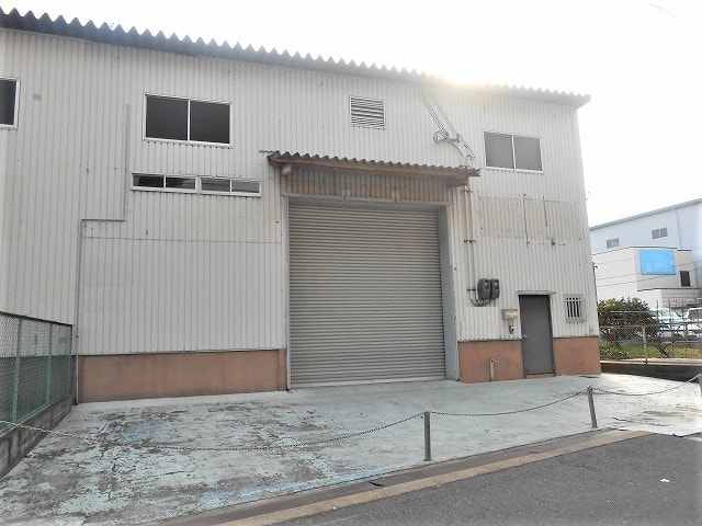 前面空地に駐車可能です。
