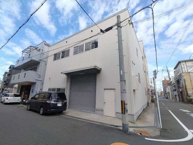 南側にもシャッターあります