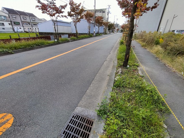 建物前道