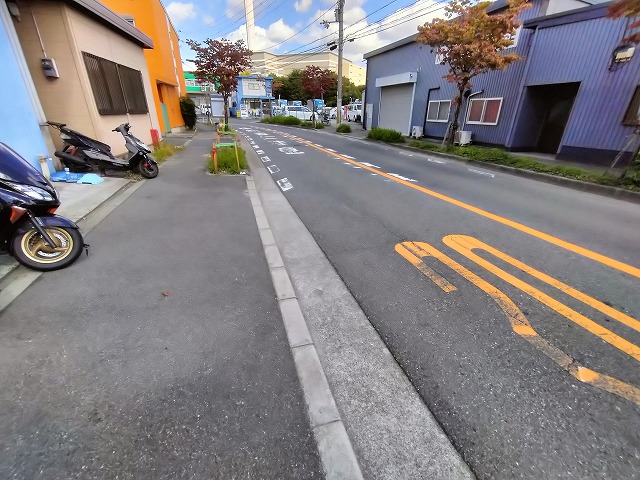 建物前道