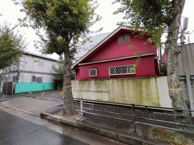 駅もコンビニもスーパーも近くにあります